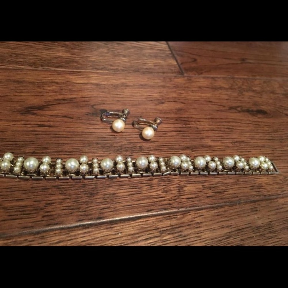 Vintage Pearl Bracelet & Clip Earrings